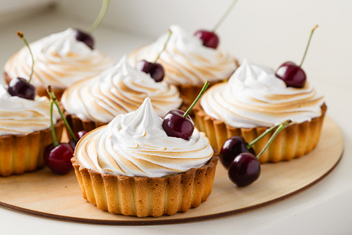 cherry cheesecake cupcakes