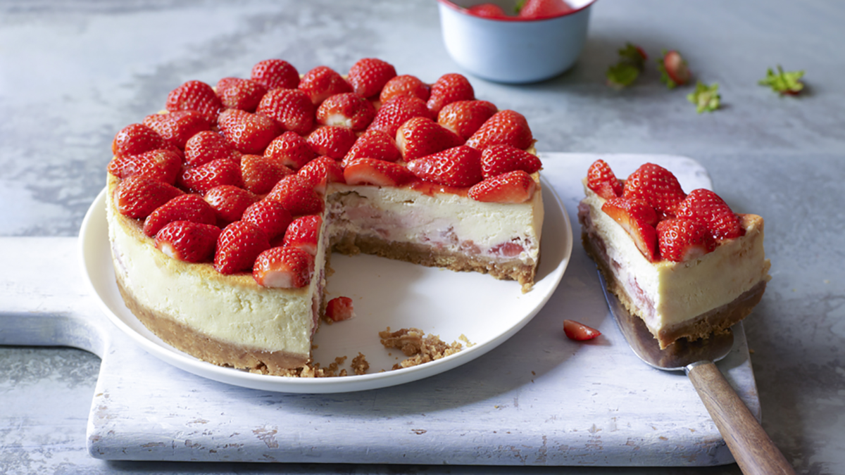 How Are Alcohol-Infused Cheesecakes Different From Non-Alcoholic Ones?